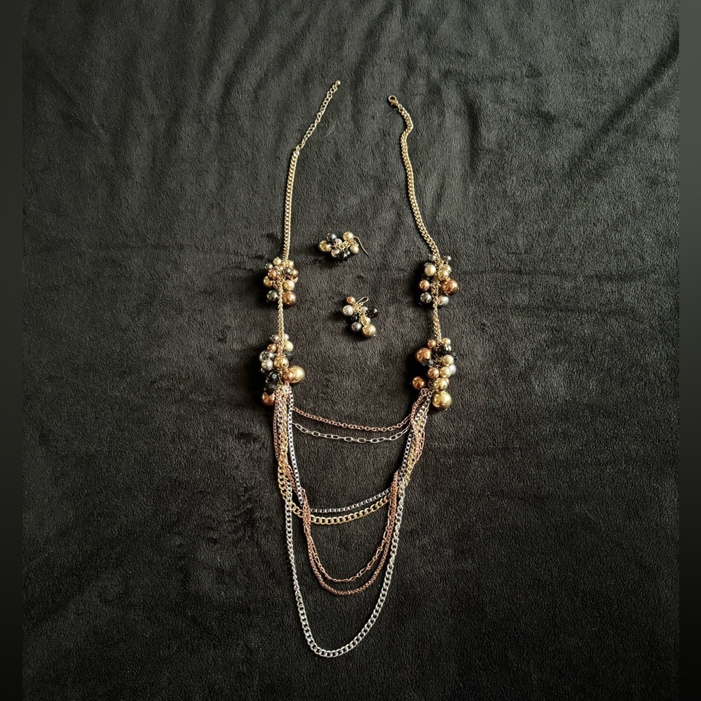 Retro Multi Layered Beaded Necklace and Earrings Set - Picture 4 of 9
